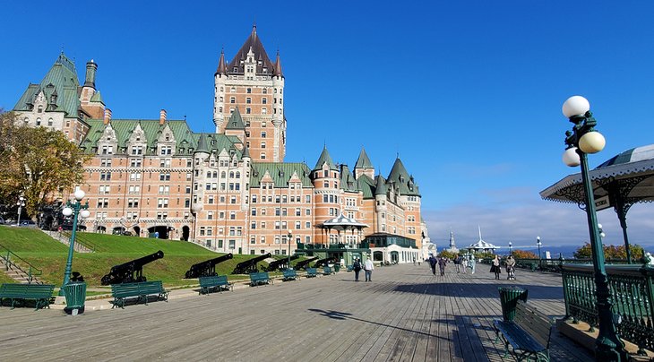canada-tourist-attractions-quebec-city-chateau-frontenac-boardwalk